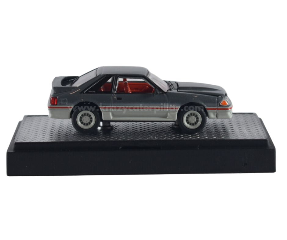 M2 Machine : 1988 Ford Mustang GT -Silver Die-Cast Scale Model 1:64