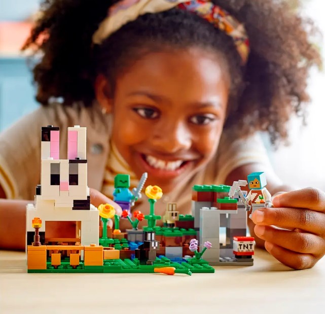 LEGO® Minecraft 21181: The Rabbit Ranch
