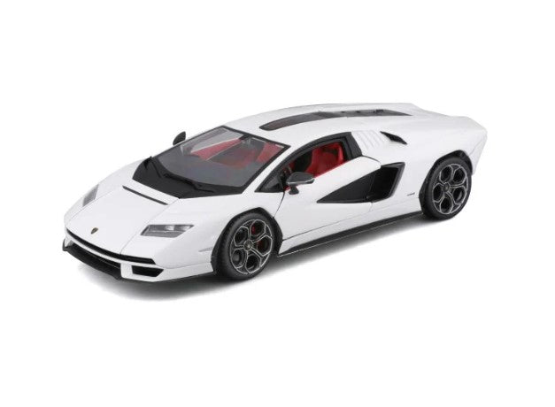 Bburago Lamborghini Countach LPI 800-4 - White 1:24 Die-Cast Scale Model