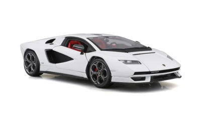 Bburago Lamborghini Countach LPI 800-4 - White 1:24 Die-Cast Scale Model