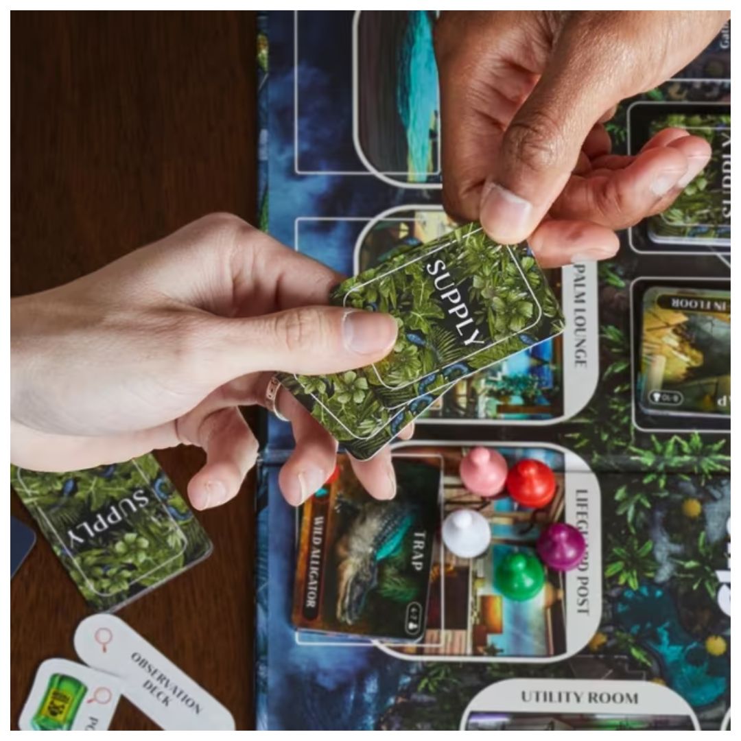 Hasbro: Clue Conspiracy - Board Game