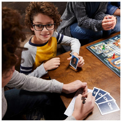 Hasbro: Clue - The Classic Mystery Board Game