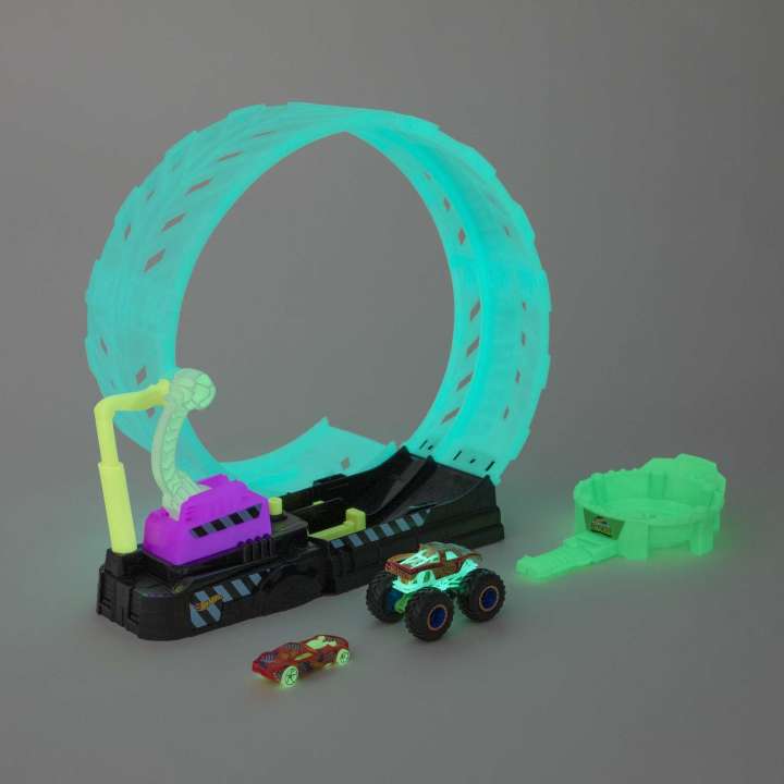 Hot Wheels Monster Trucks Glow-In-the Dark Epic Loop Challenge Playset