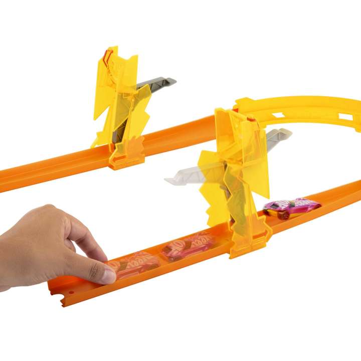 Hot Wheels Track Set With 1 Toy Car, Lightning-themed Track Builder Set