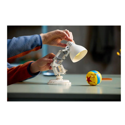 LEGO Ideas #21357: LEGO Ideas ǀ Disney Pixar Luxo Jr.