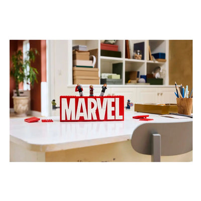 LEGO Marvel #76313 : MARVEL Logo & Minifigures