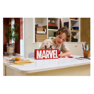 LEGO Marvel #76313 : MARVEL Logo & Minifigures