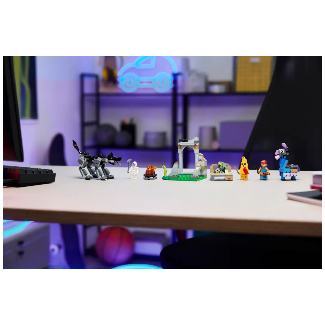 LEGO® Fortnite® #77075: Peely & Sparkplug’s Camp