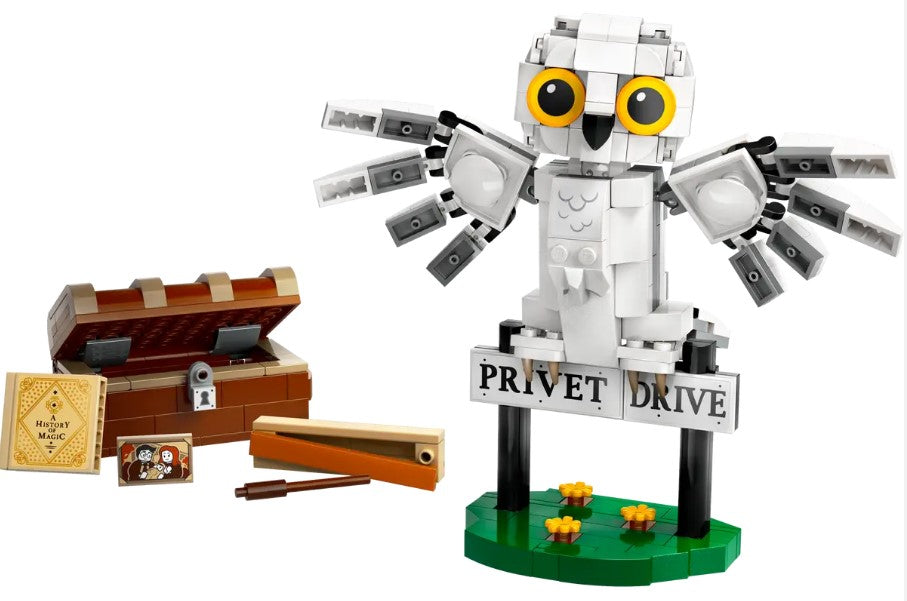 LEGO® Harry Potter™ #76425: Hedwig™ at 4 Privet Drive