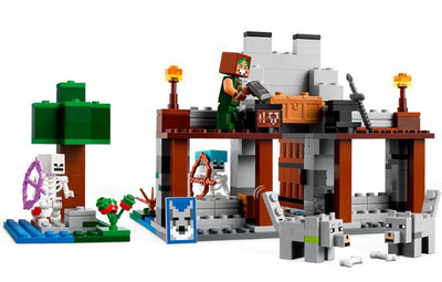 LEGO® Minecraft #21261: The Wolf Stronghold