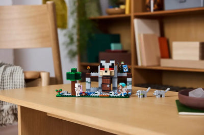 LEGO® Minecraft #21261: The Wolf Stronghold