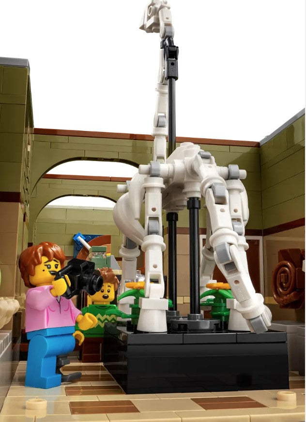 LEGO Icon #10326: Natural History Museum