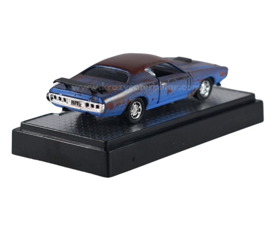 M2 Machine: 1971 Dodge Charger R/T 440 6-Pack - 1:64 Die-Cast Scale Model