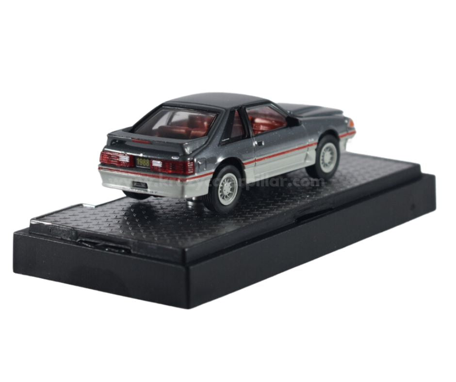 M2 Machine : 1988 Ford Mustang GT -Silver Die-Cast Scale Model 1:64