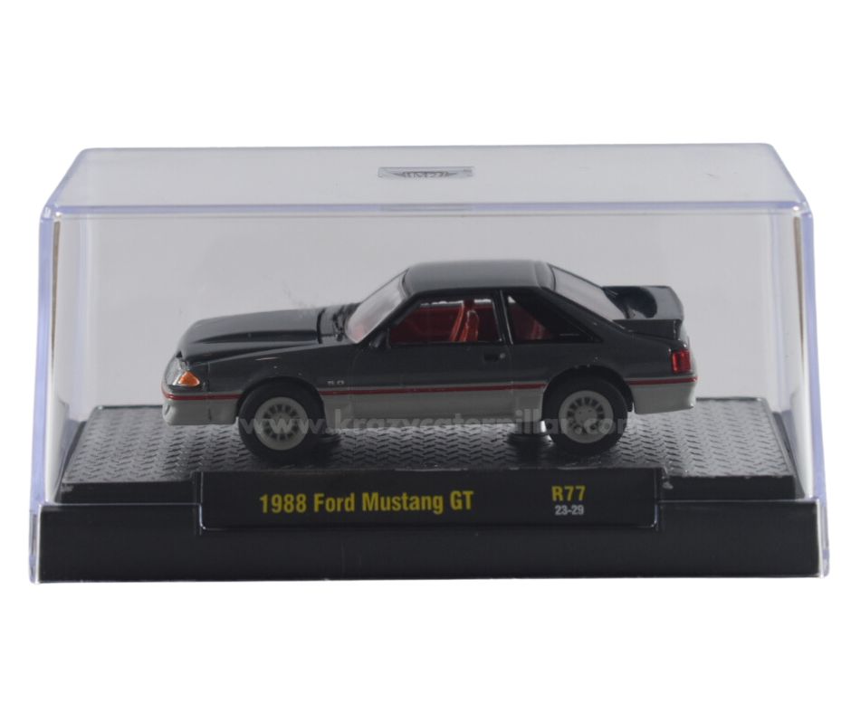 M2 Machine : 1988 Ford Mustang GT -Silver Die-Cast Scale Model 1:64