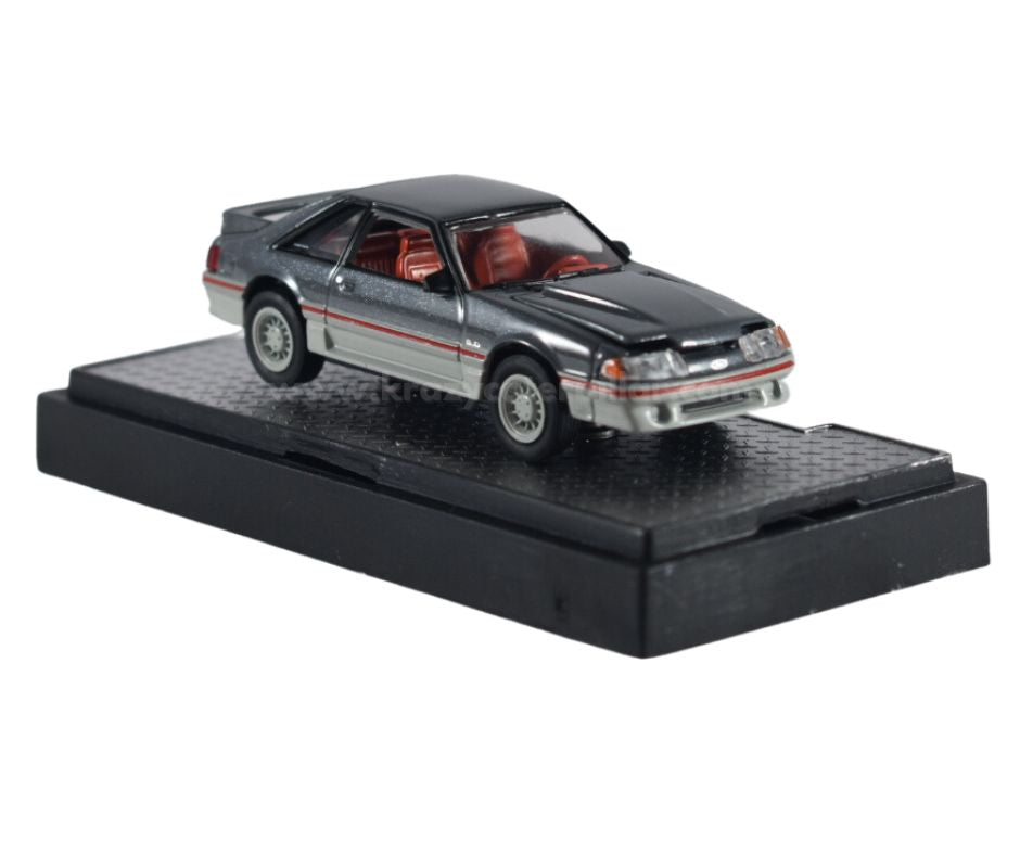 M2 Machine : 1988 Ford Mustang GT -Silver Die-Cast Scale Model 1:64