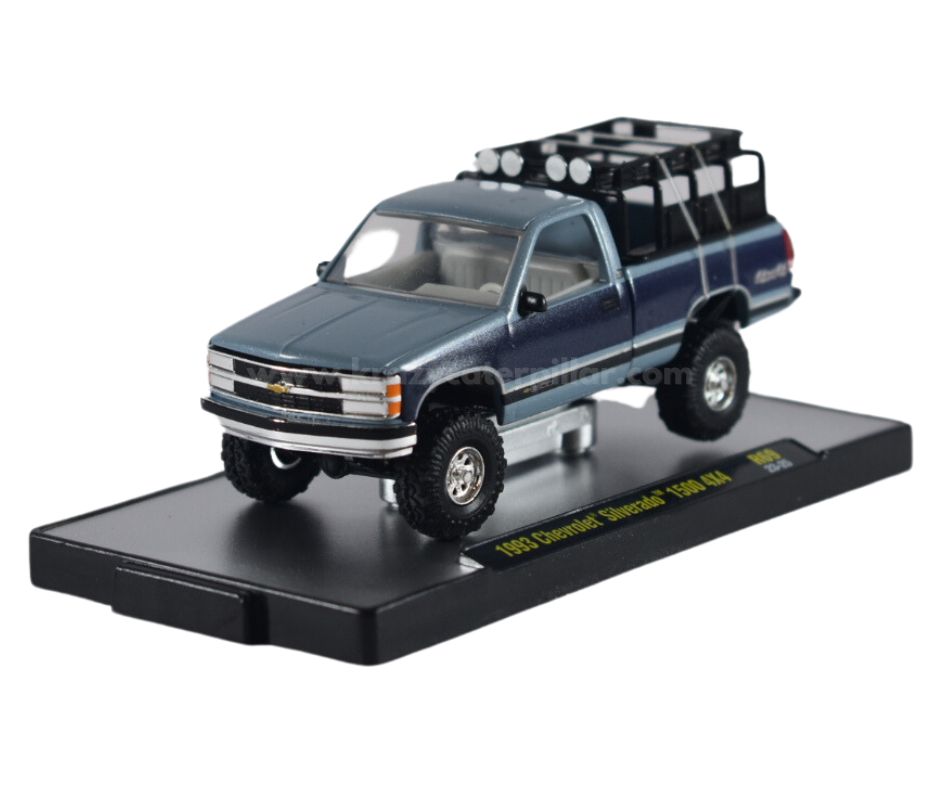 M2 Machine: 1993 Chevrolet Silverado 1500 4x4 - 1:64 Diecast Scale Model