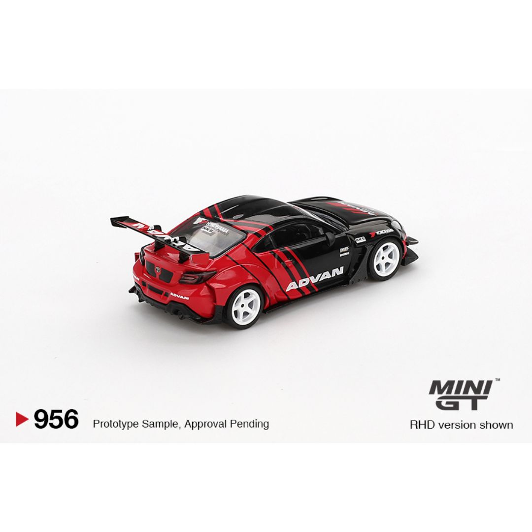 MINI GT #956: Toyota GR86 HKS TYPE R ADVAN 2022 Tokyo Auto Salon