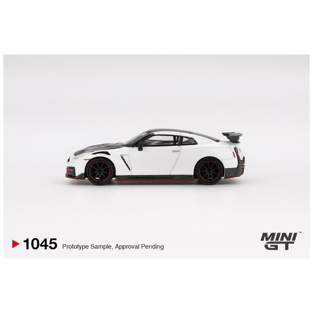 Mini GT Blister #1045: Nissan GT-R Nismo 2024 Brilliant White Pearl