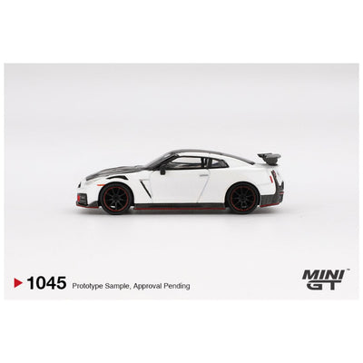 Mini GT Blister #1045: Nissan GT-R Nismo 2024 Brilliant White Pearl