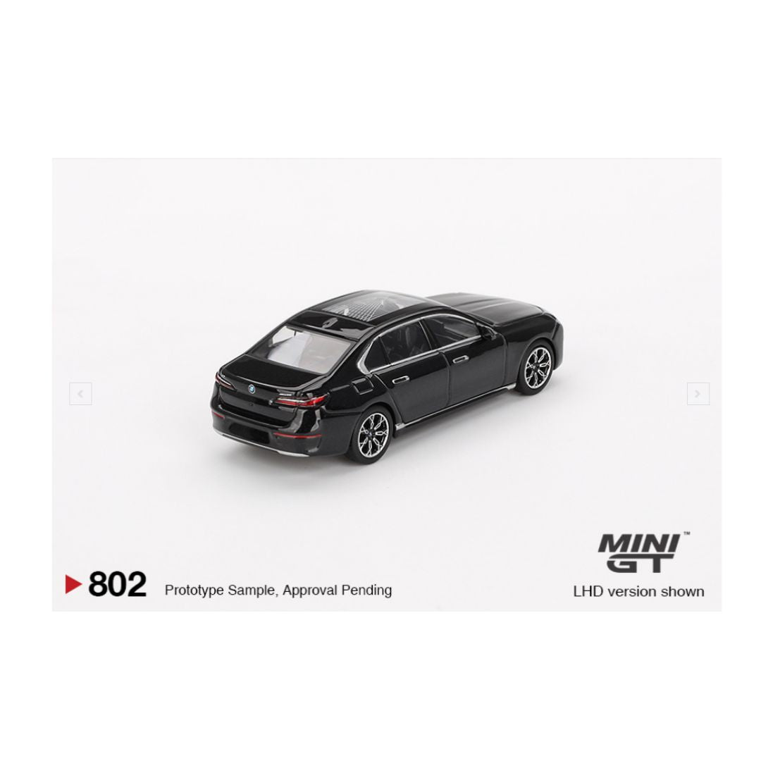 Mini GT #802: BMW i7 eDrive50 Black Sapphire – Krazy Caterpillar