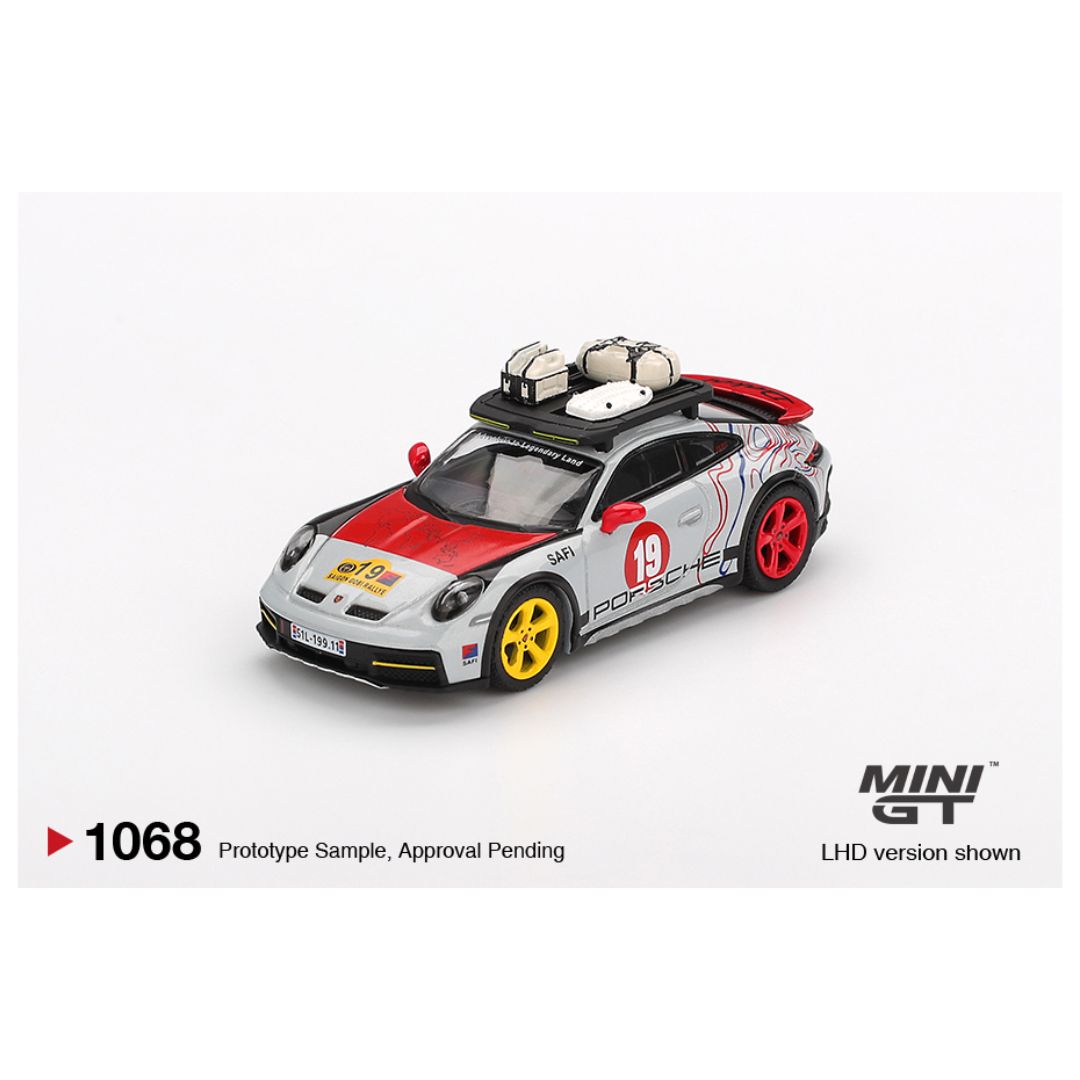 Mini GT #1068: Porsche 911 Dakar