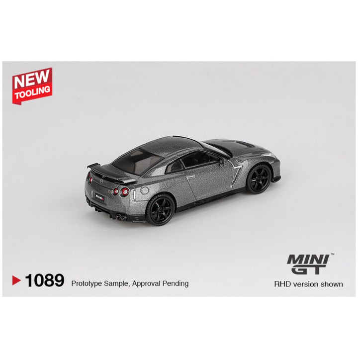 Mini-GT-_1089-NISSAN-GT-R-2013