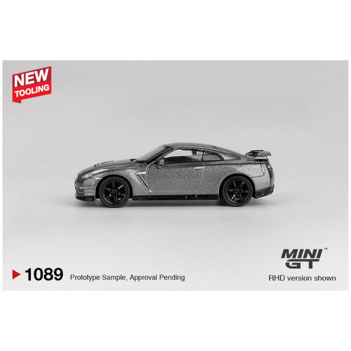 Mini GT #1089: NISSAN GT-R 2013 Dark Metal Gray (NISMO R35 CRS