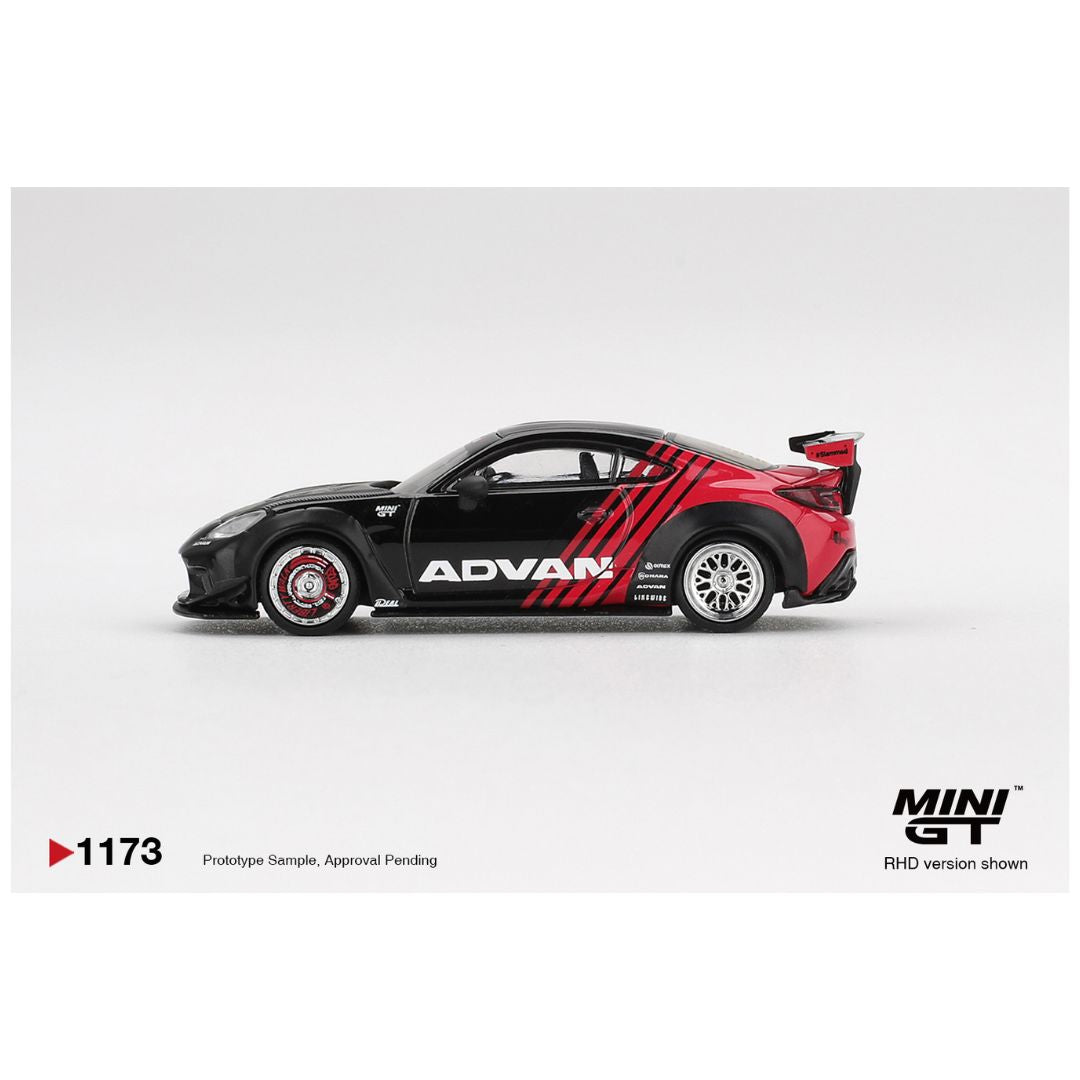 Mini GT Blister #1173: Toyota GR86 LB☆Nation Advan – Krazy