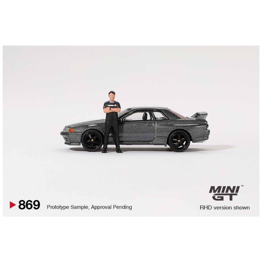 Mini GT #869: Nissan Skyline GT-R (R32) Gunmetal W/ Matsuda Figure Tsugio Matsuda Collection