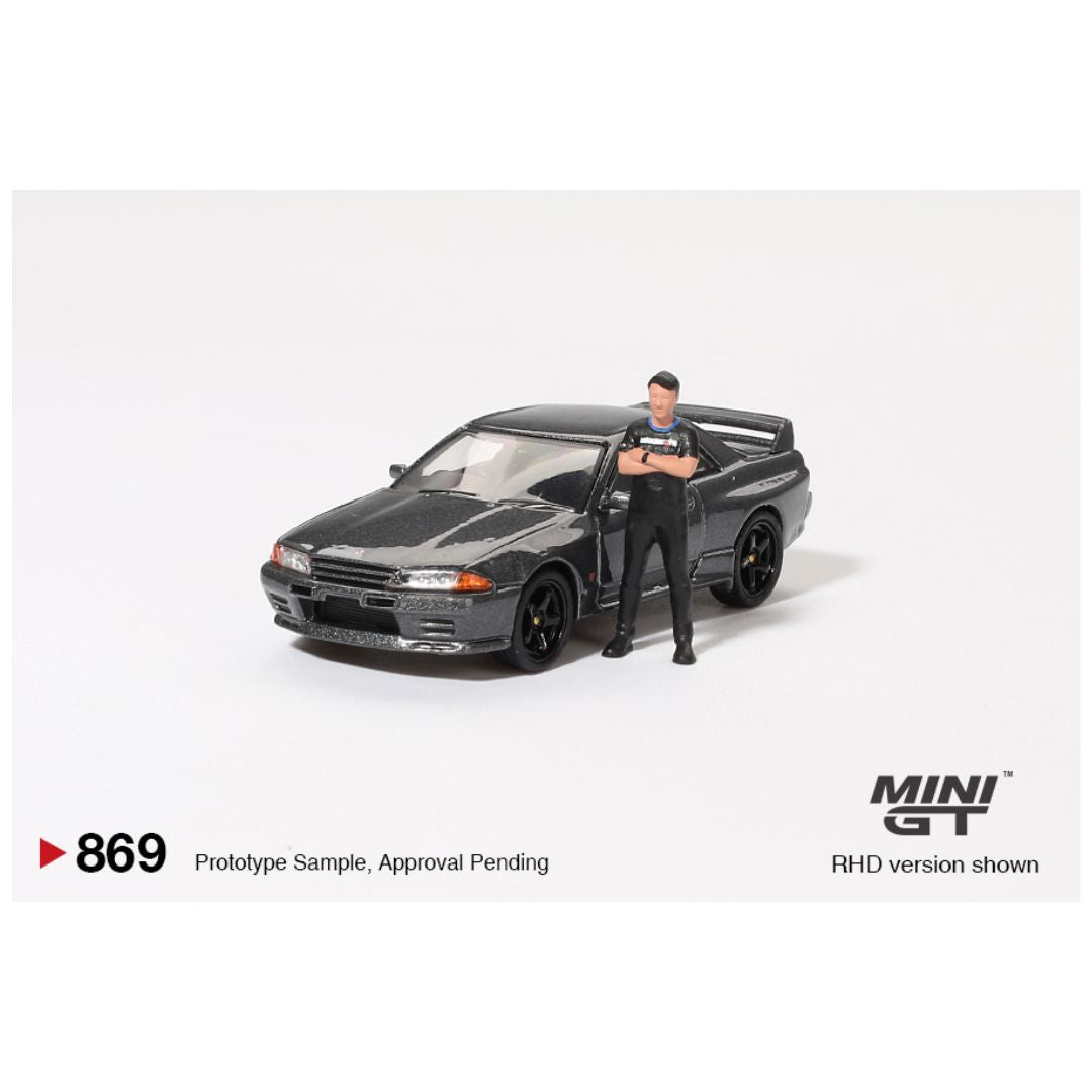 Mini GT #869: Nissan Skyline GT-R (R32) Gunmetal W/ Matsuda Figure Tsugio Matsuda Collection