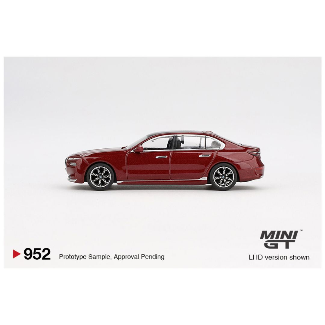 Mini GT #952: BMW i7 xDrive60 Aventurin 1:64