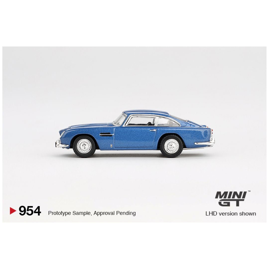 Mini GT #954: Aston Martin DB5 Sierra Blue