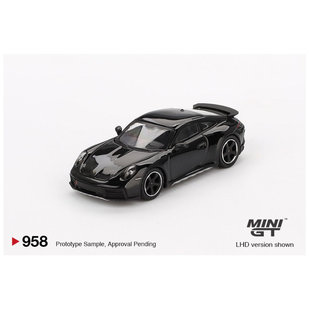 Mini GT #958: Porsche 911 Dakar Black