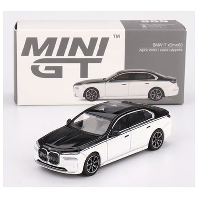 Mini GT #959: BMW i7 xDrive60 Alpine White / Black Sapphire 1:64