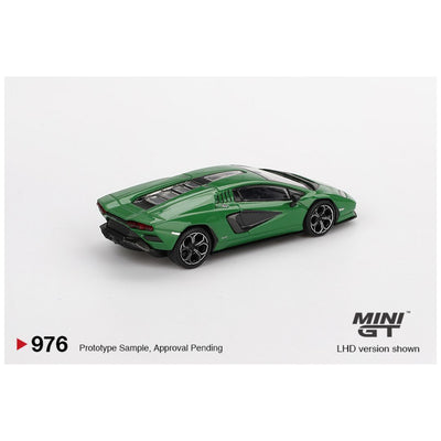 Mini GT #976: Lamborghini Countach LPI 800-4 Verde Medio