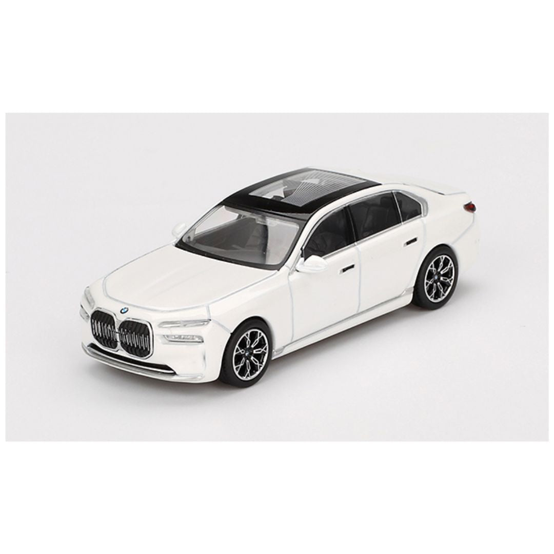 Mini GT #819: BMW i7 xDrive60 Mineral White 1:64