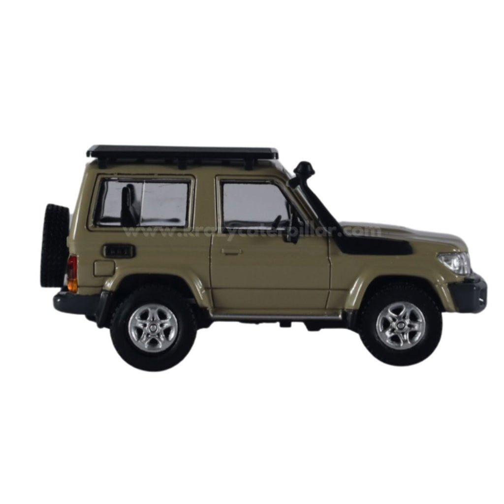 Para64 2014 Toyota Land Cruiser 71 Sandy Toupe - 1:64 Die-Cast Scale Model