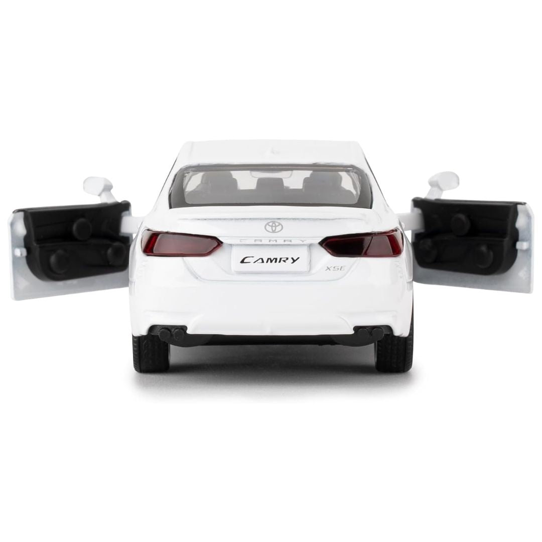 RMZ City: Collection Series Toyota Camry White Pullback - 1:32