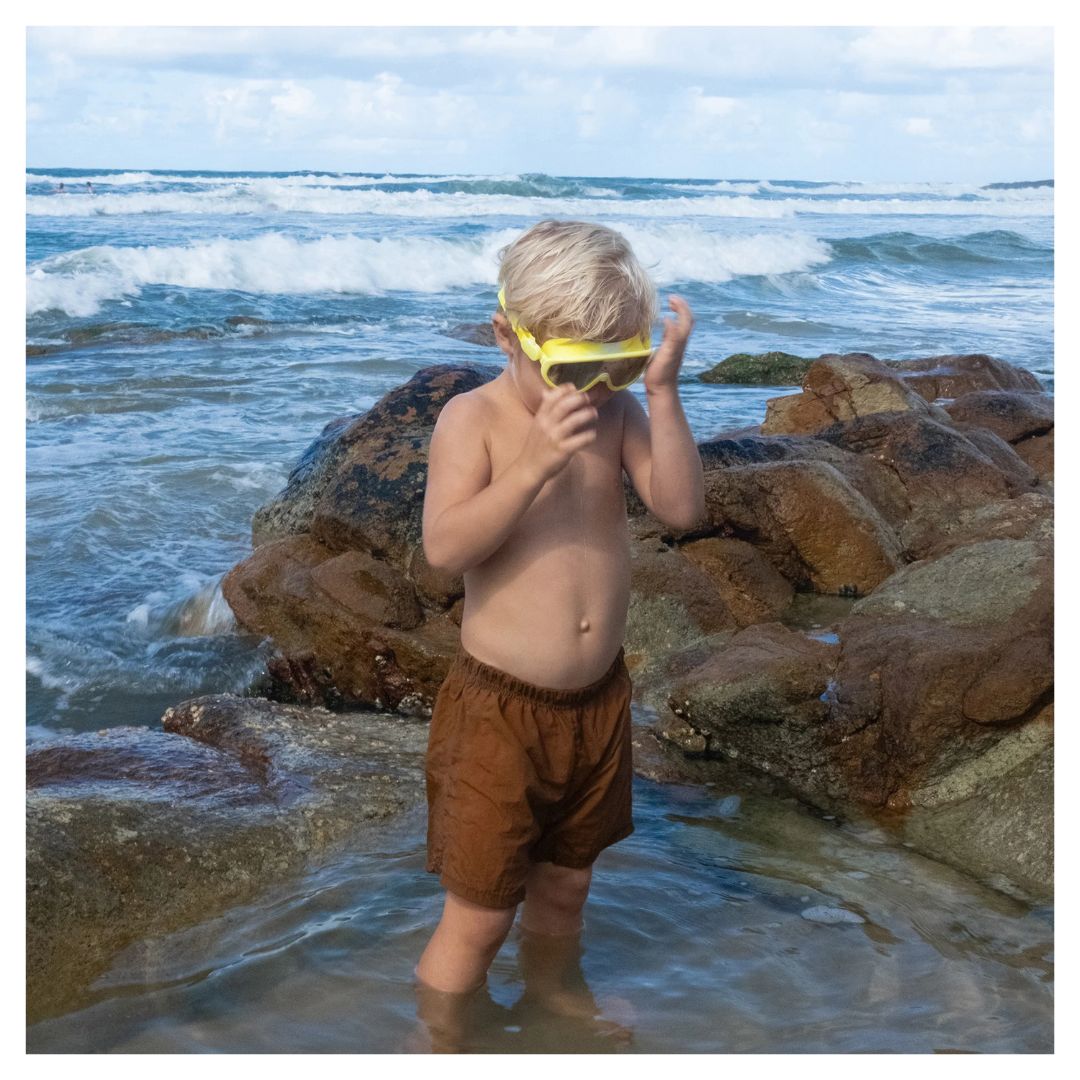 SUNNYLiFE Kids Swim Mask Shark Neon
