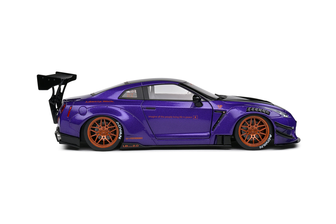 Solido: NISSAN GT-R (R35) W/Liberty Walk Body Kit 2.0 – Purplezilla-2022 (Scale 1:18)