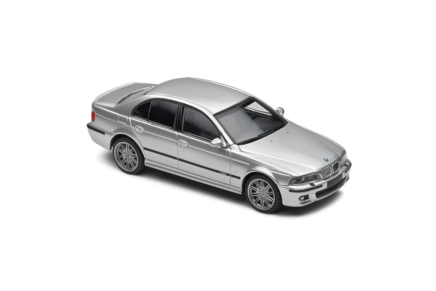 Solido BMW M5 E39 2003 5.0 V8 32V Silver - 1:43 Die-Cast Scale Model