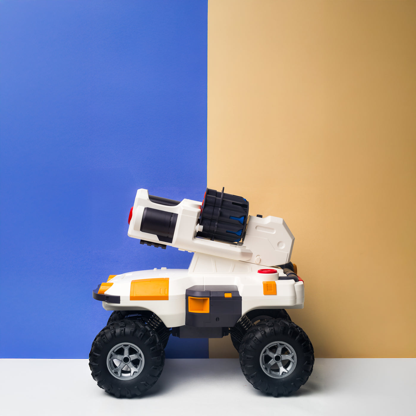 Tak Tak: 2-in-1 Lunar Ranger Remote Controlled Soft Blaster Tank