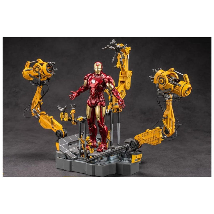 MARVEL SUIT-UP GANTRY アイアンマン　zdトイズ ZD TOYS Iron Man MK4 & Suit-Up Gantry Action figure Review - YouTube