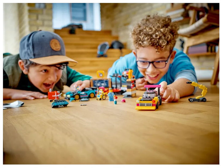 LEGO City #60389 : Custom Car Garage – Krazy Caterpillar