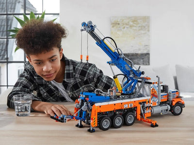 LEGO® Technic™ 42128: Heavy-duty Tow Truck