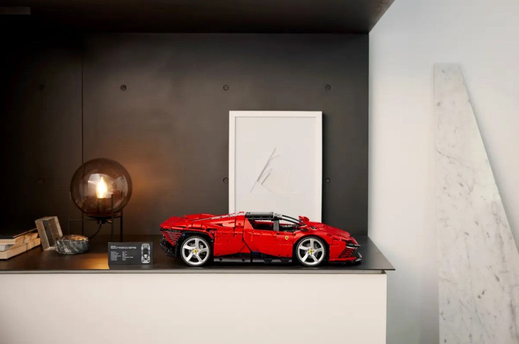 LEGO® Technic™ 42143: Ferrari Daytona SP3