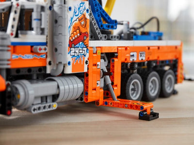 LEGO® Technic™ 42128: Heavy-duty Tow Truck