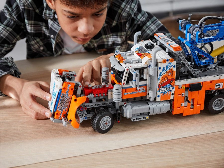 LEGO® Technic™ 42128: Heavy-duty Tow Truck – Krazy Caterpillar