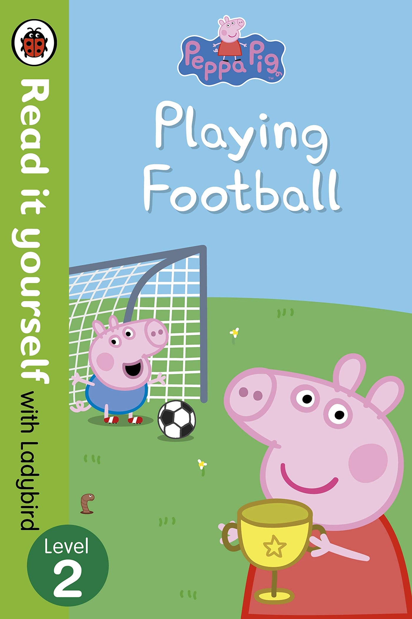 Peppa Pig: Playing Football – Read It Yourself Level 2 - Hardcover | Ladybird